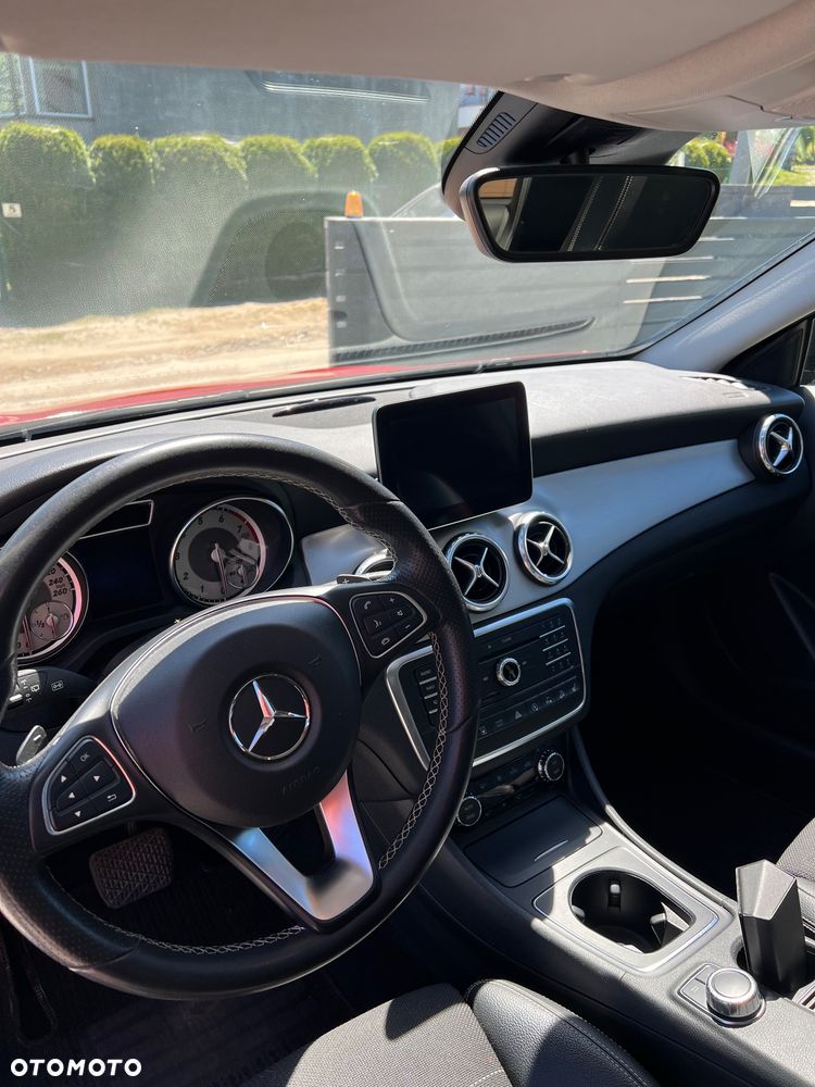 Mercedes-Benz GLA 250 4-Matic - 10