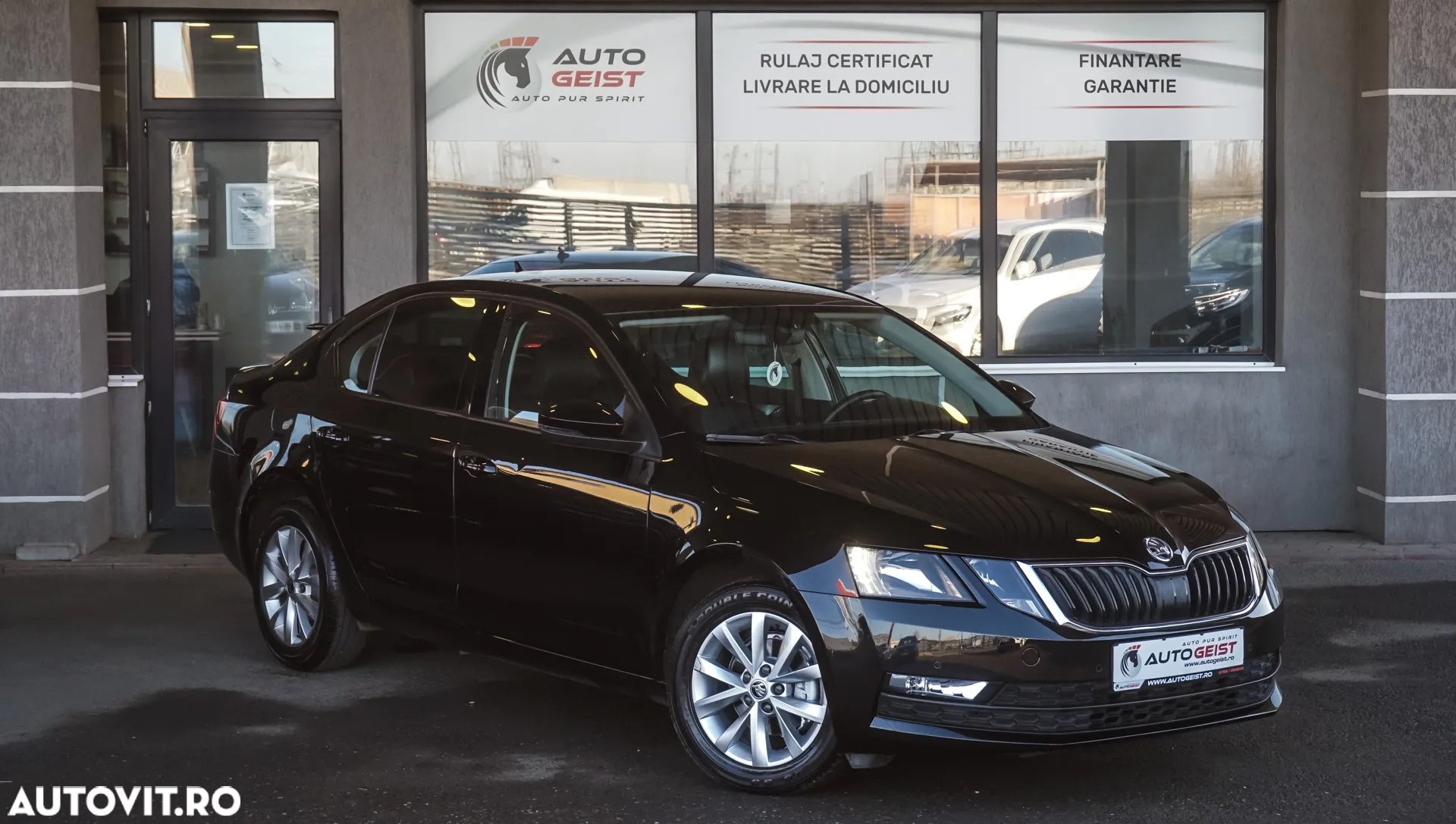 Skoda Octavia 1.6 TDI DSG Style - 3