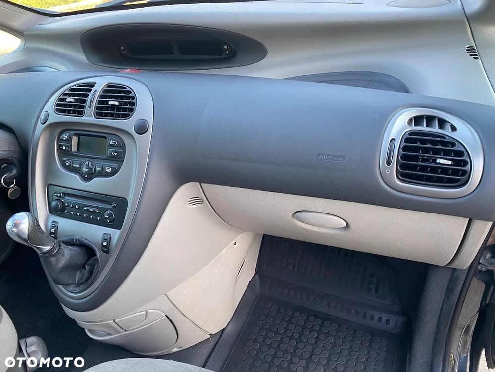 Citroën Xsara Picasso 1.6 16V Exclusive - 9