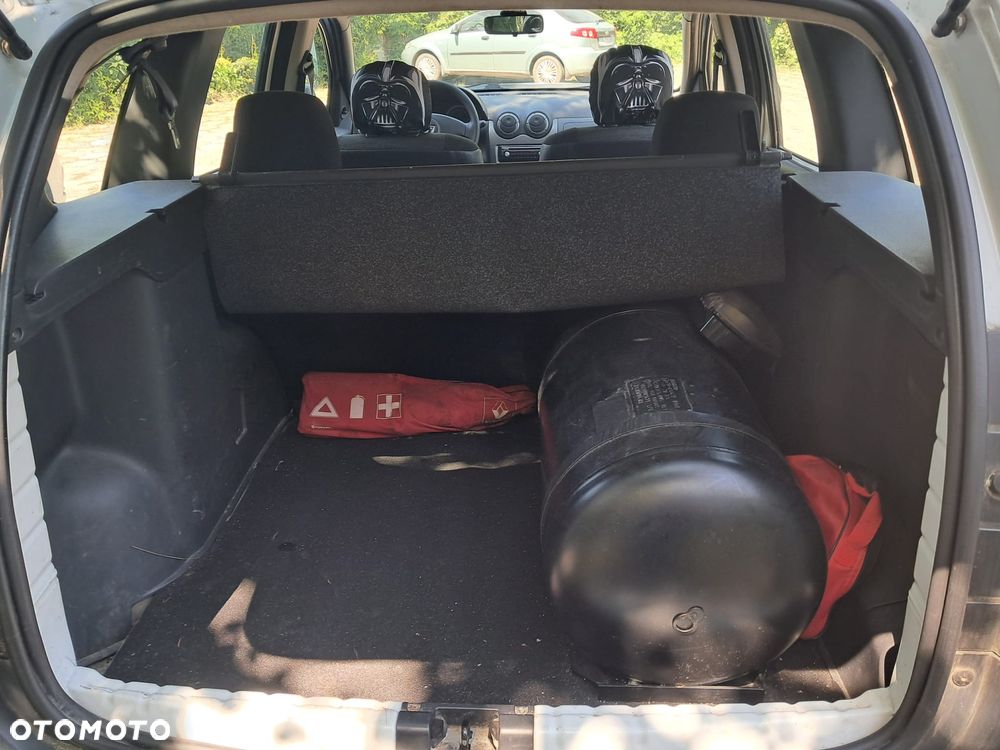 Dacia Duster 1.6 - 9
