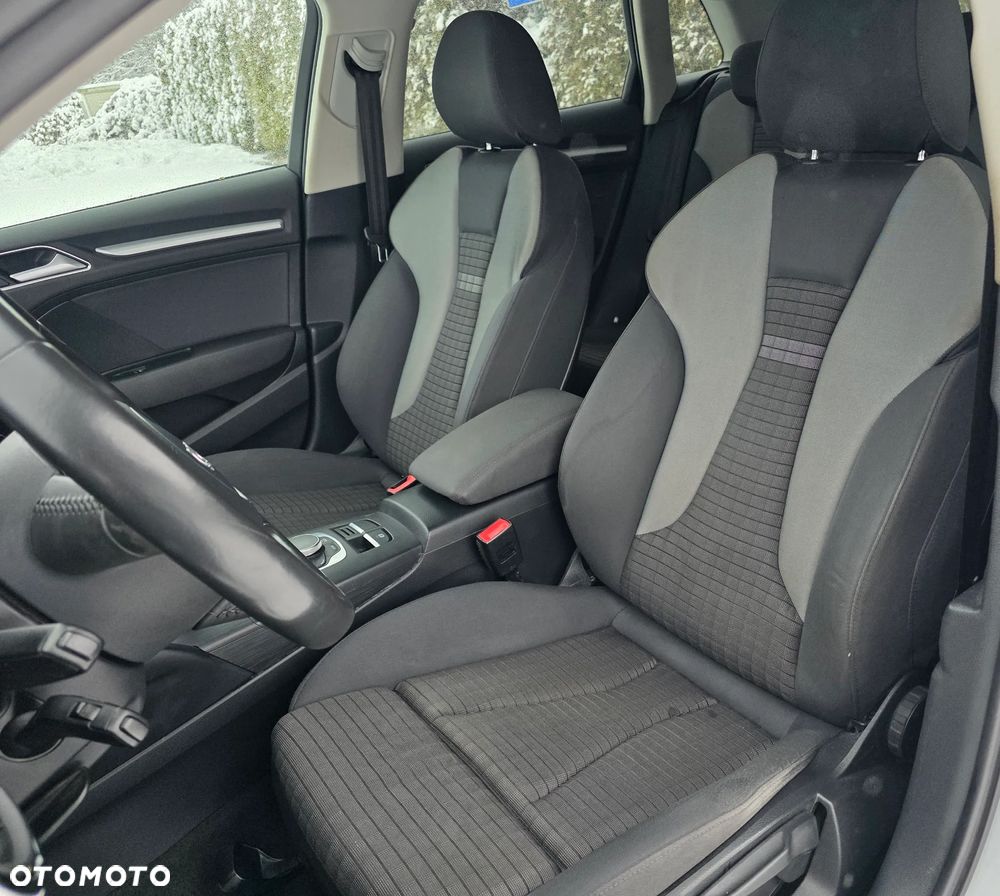 Audi A3 Sportback 2.0 TDI S tronic Ambition - 19