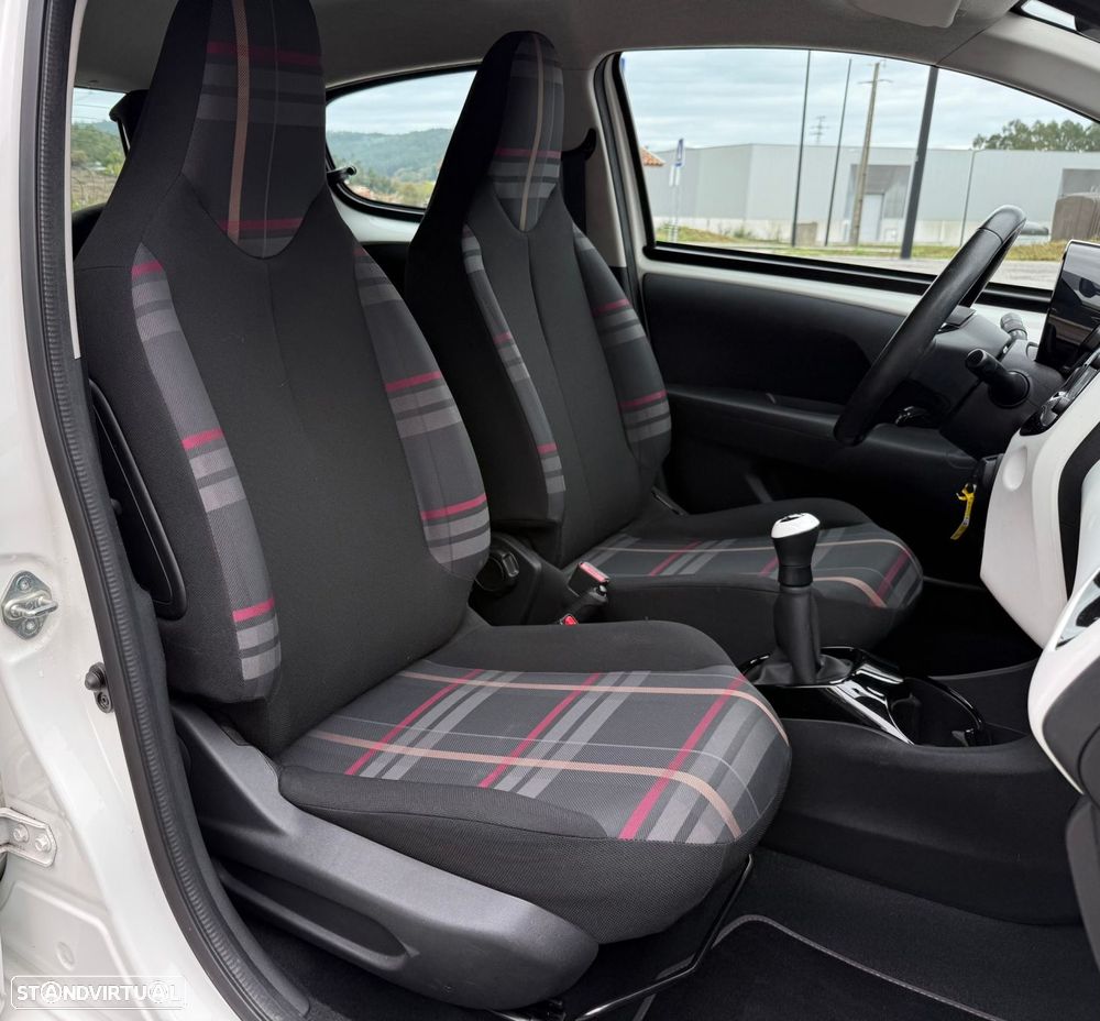 Peugeot 108 1.2 PureTech Allure - 21