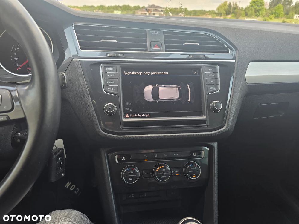 Volkswagen Tiguan - 11