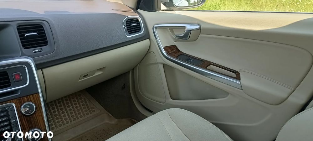 Volvo S60 D3 Momentum - 27