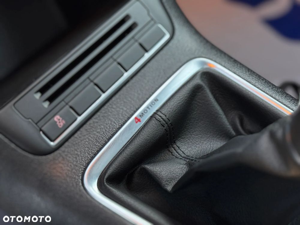 Volkswagen Tiguan 2.0 TDI 4Mot Perfectline R-Style - 24