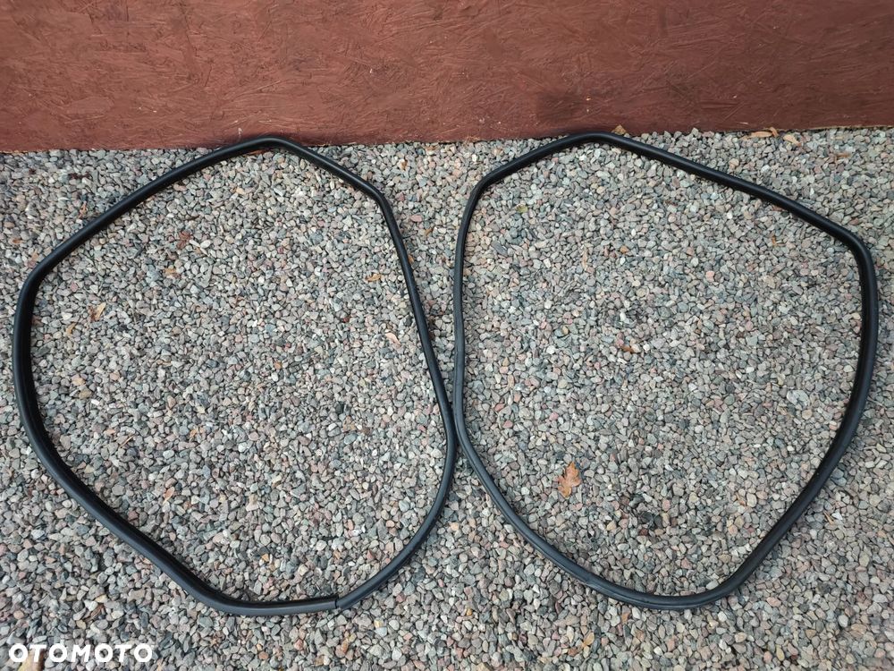 BMW E91 / E91 LCI ORYGINALNE USZCZELKI DRZWI TYŁ LEWA / PRAWA O NR. 51 72 7 247 262 / 51 72 7 164 813 OEM W BARDZO DOBRYM STANIE - 1