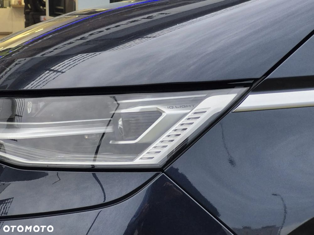 Volkswagen Multivan - 14