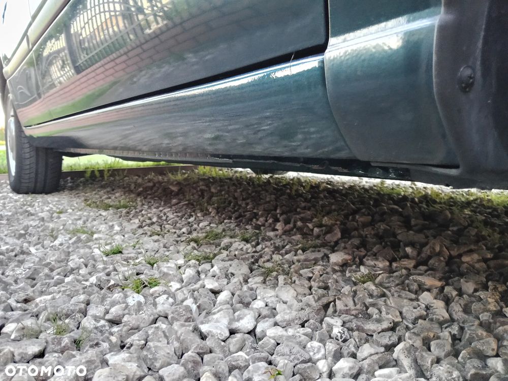 Nissan Primera 2.0 Ambiente - 25