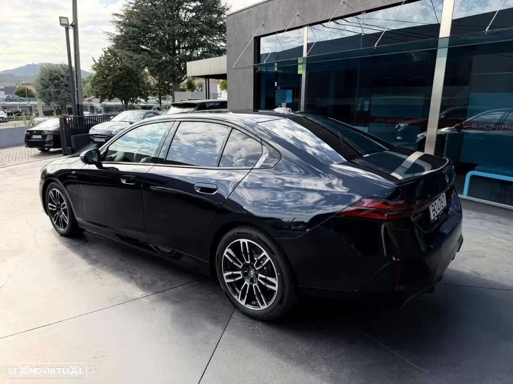 BMW 530 e Pack Desportivo M Pro - 13