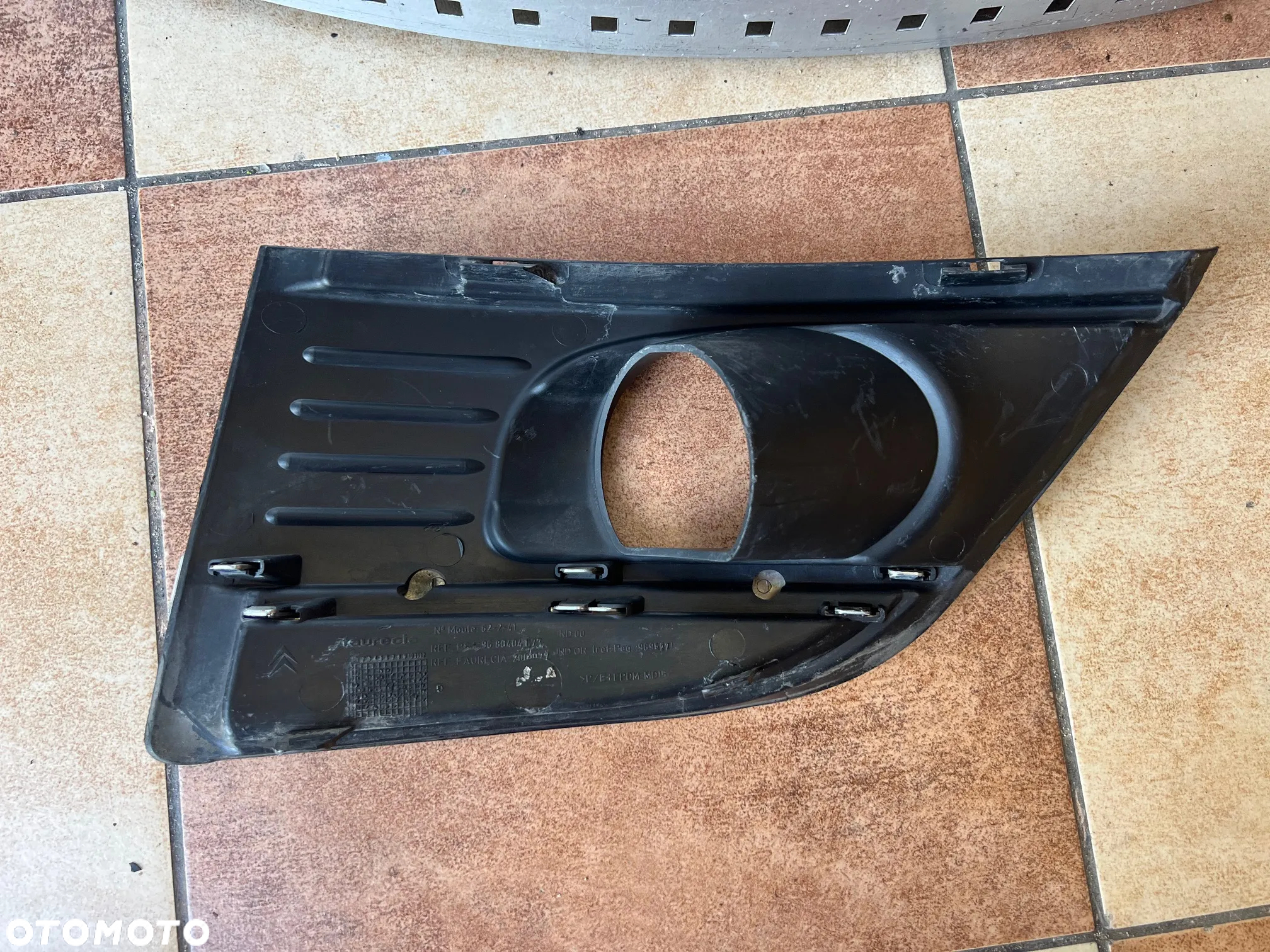 KRATKA HALOGENU ZAŚLEPKA ZDERZAKA CHROM PRZÓD PRZEDNIA PRAWA LEWA CITROEN C4 PICASSO I GRAND PICASSO 2007-2013 9680404177 9680404077 - 3
