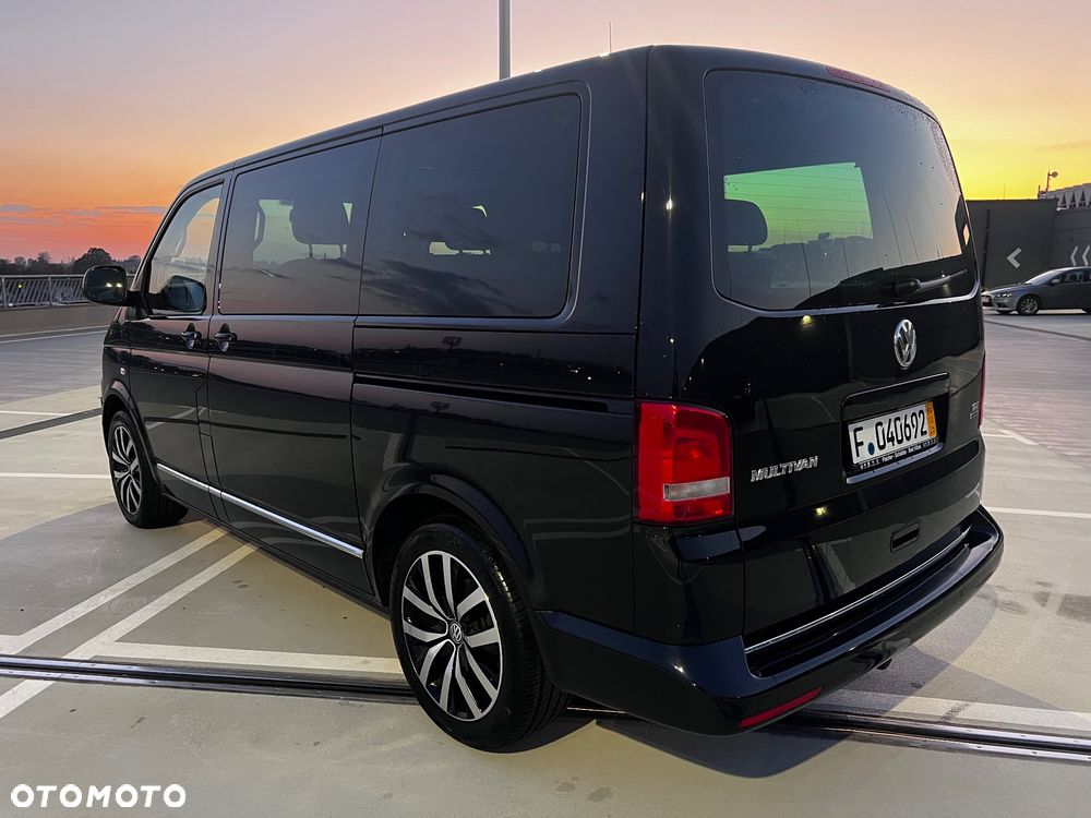 Volkswagen Multivan - 10