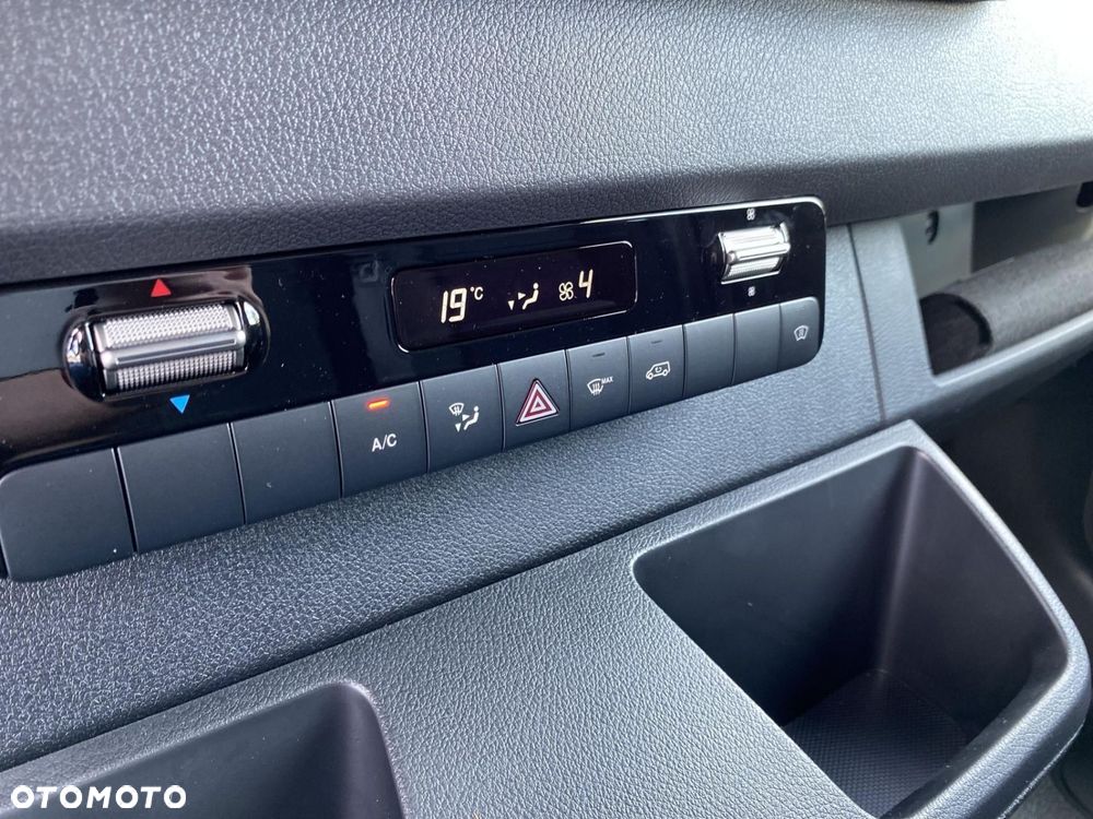 Mercedes-Benz Sprinter - 18