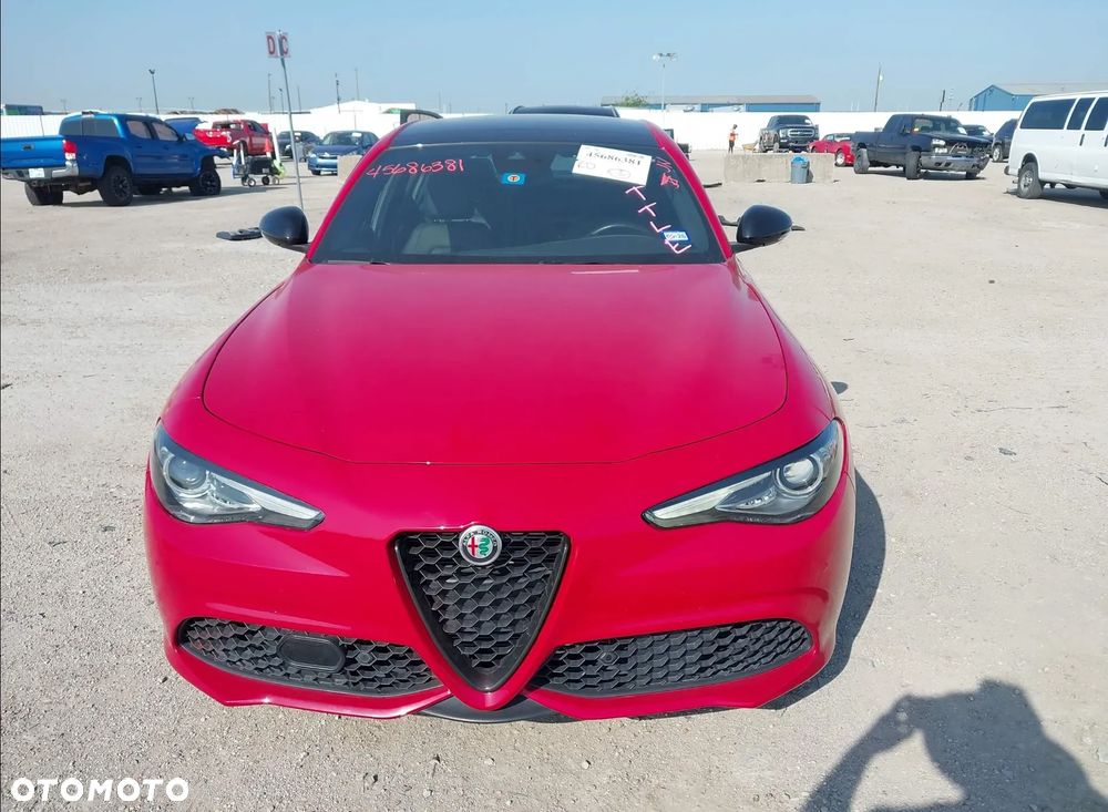 Alfa Romeo Giulia - 9
