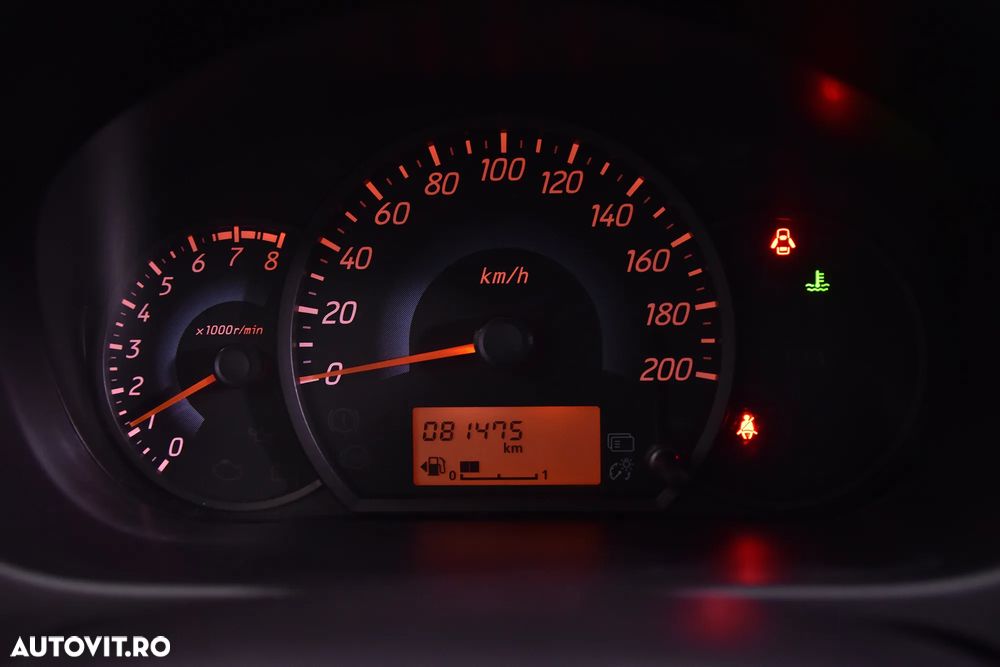 Mitsubishi Space Star - 10