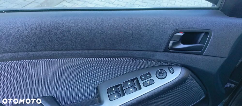Kia Optima 1.7 CRDi M - 16