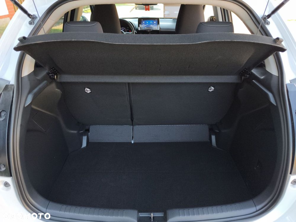Toyota Yaris Hybrid 1.5 Style - 12