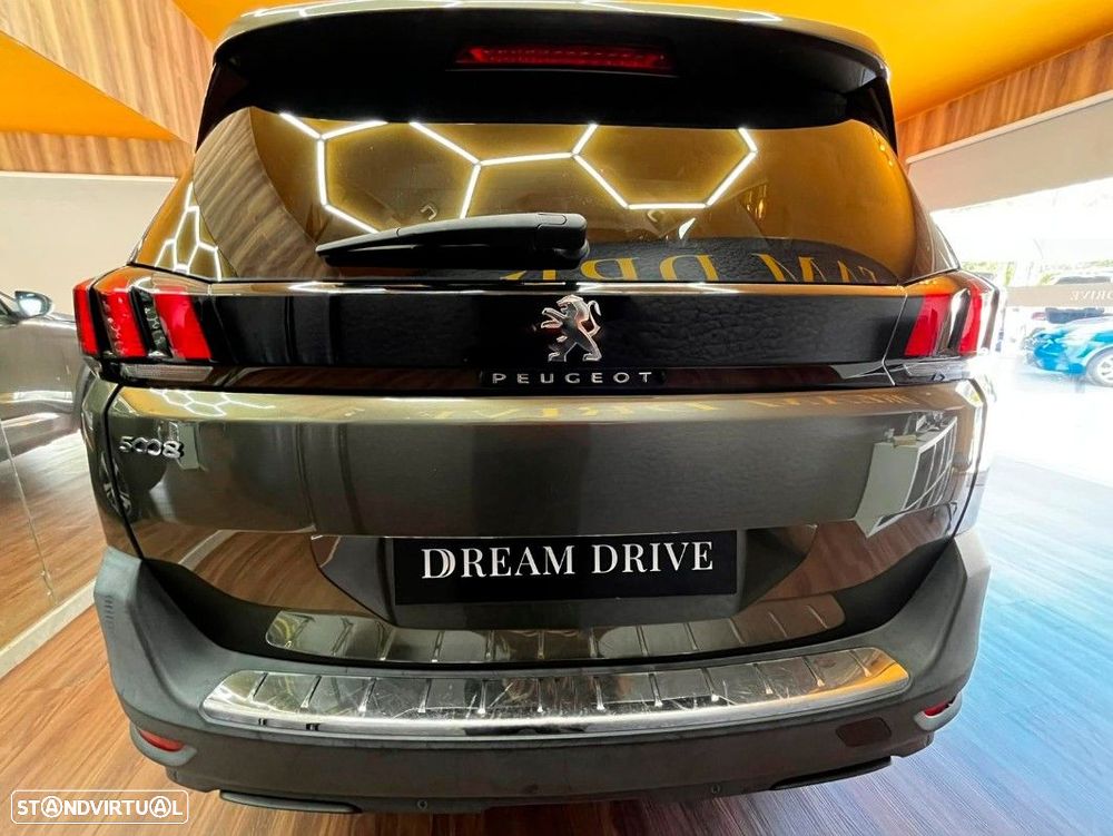 Peugeot 5008 1.2 PureTech Allure EAT8 - 8