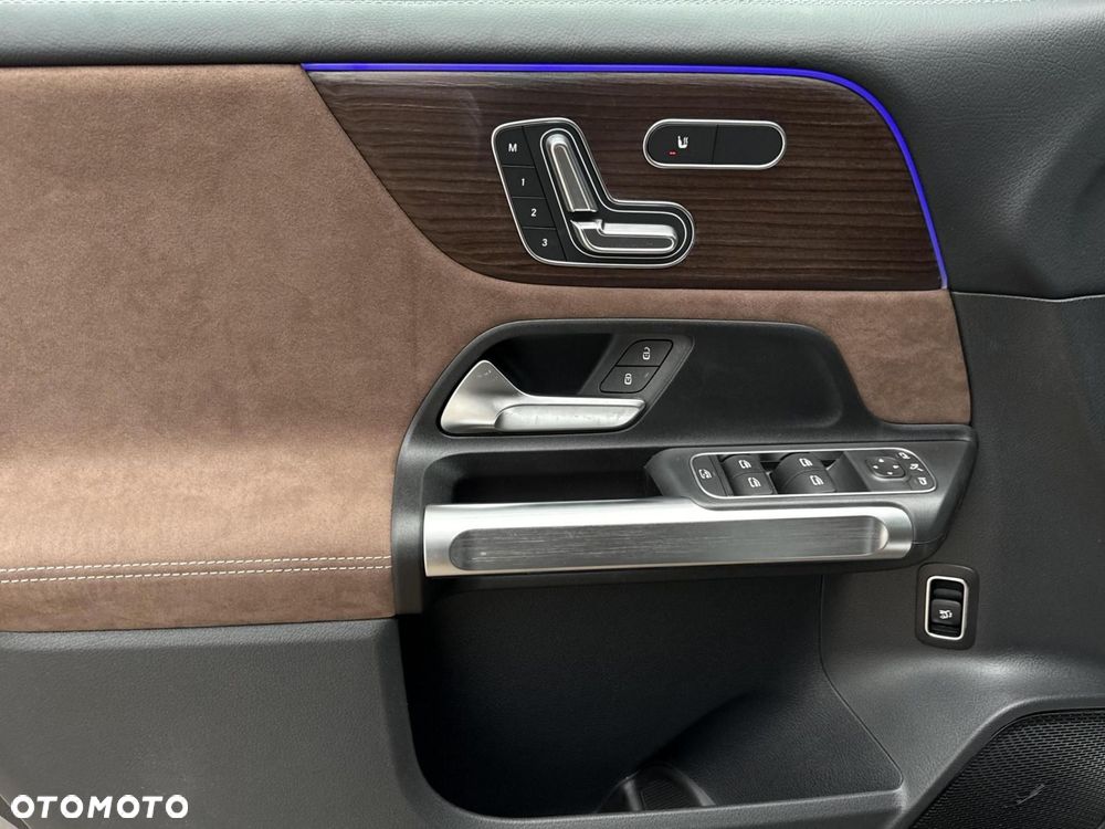 Mercedes-Benz GLB - 13
