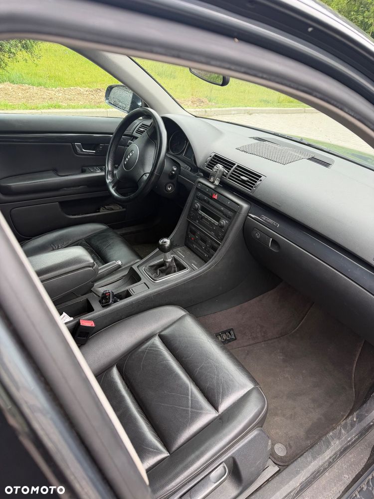 Audi A4 Limousine - 15