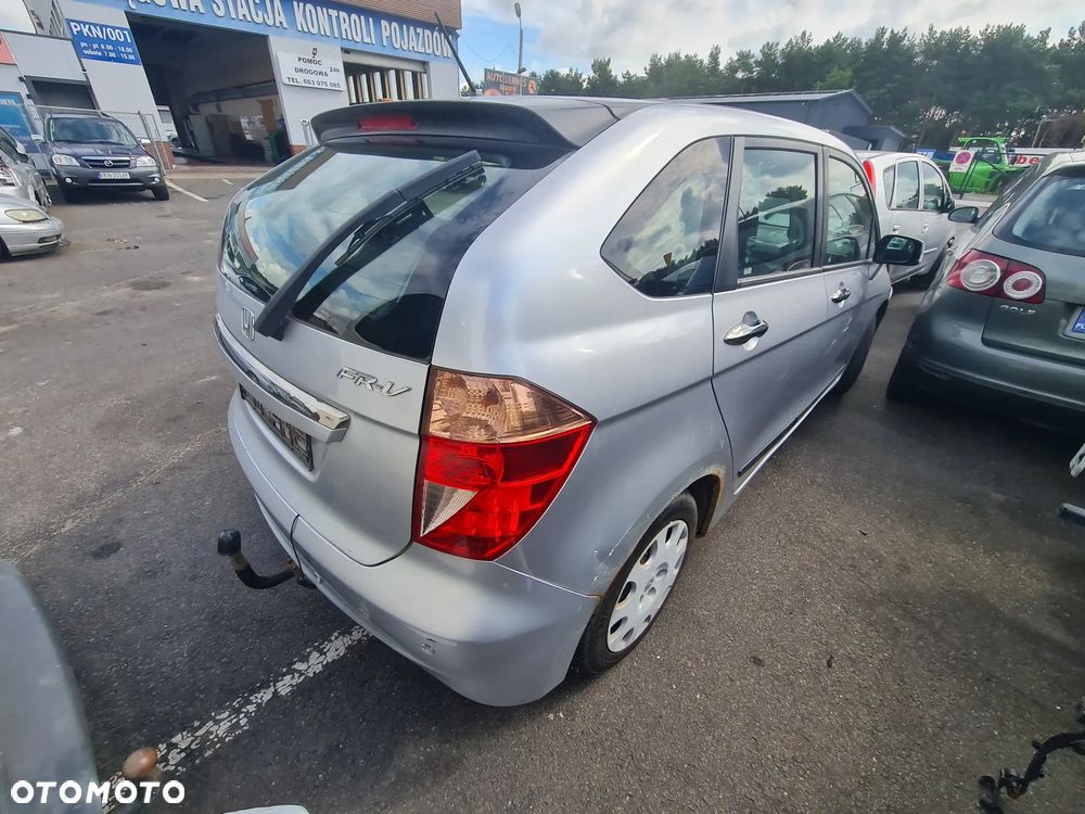 Honda Fr-V 2007r. 103 KW 1.8 B Cały na części - 3