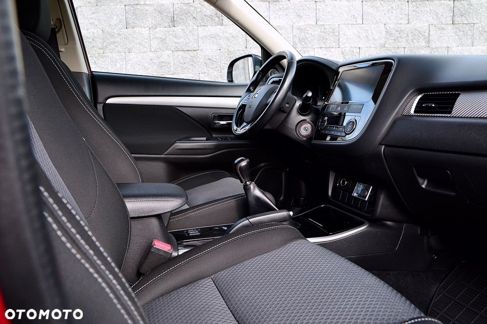 Mitsubishi Outlander 2.0 2WD Diamant - 13