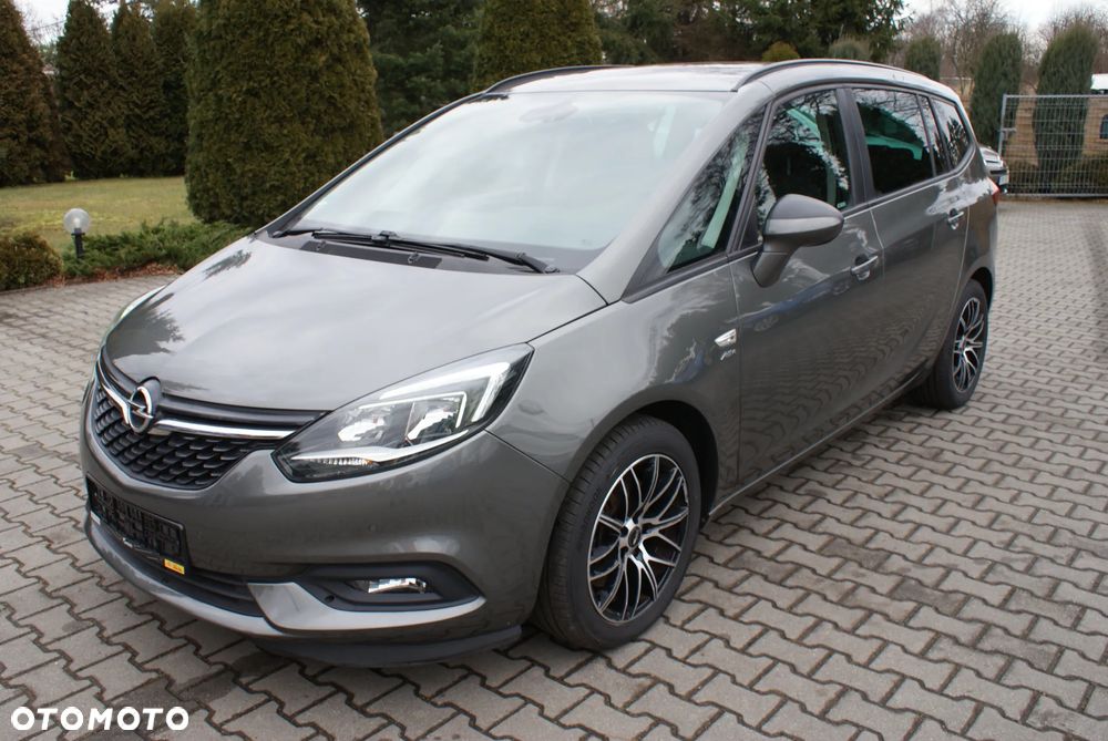 Opel Zafira 2.0 D Start/Stop Active - 1