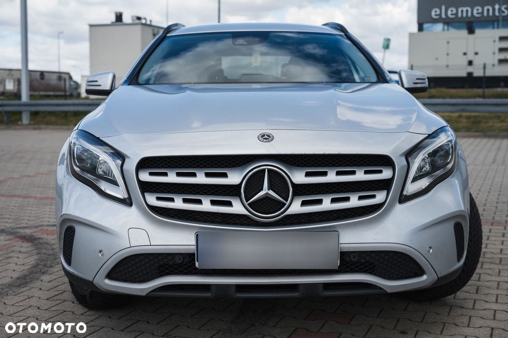 Mercedes-Benz GLA 200 7G-DCT - 14