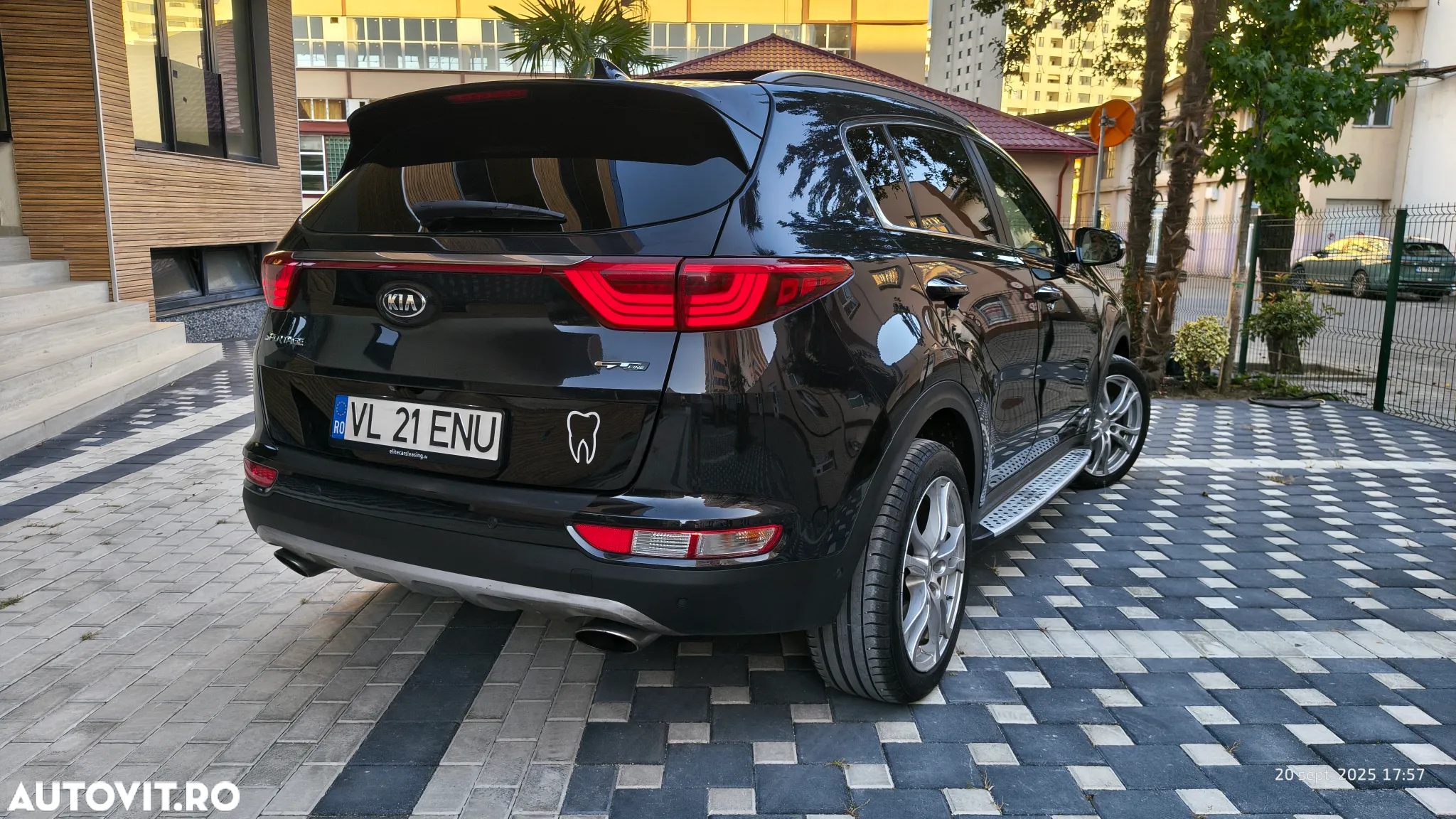 Kia Sportage 2,0 CRDI AWD Aut. GT Line - 4