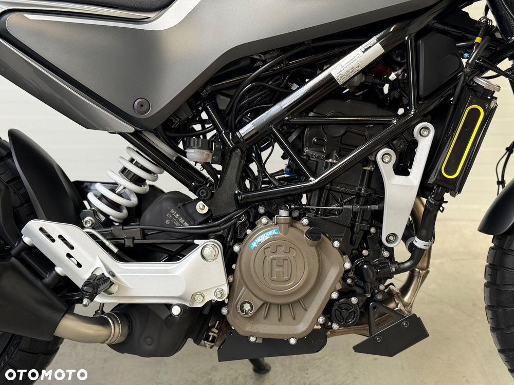 Husqvarna Svartpilen - 13