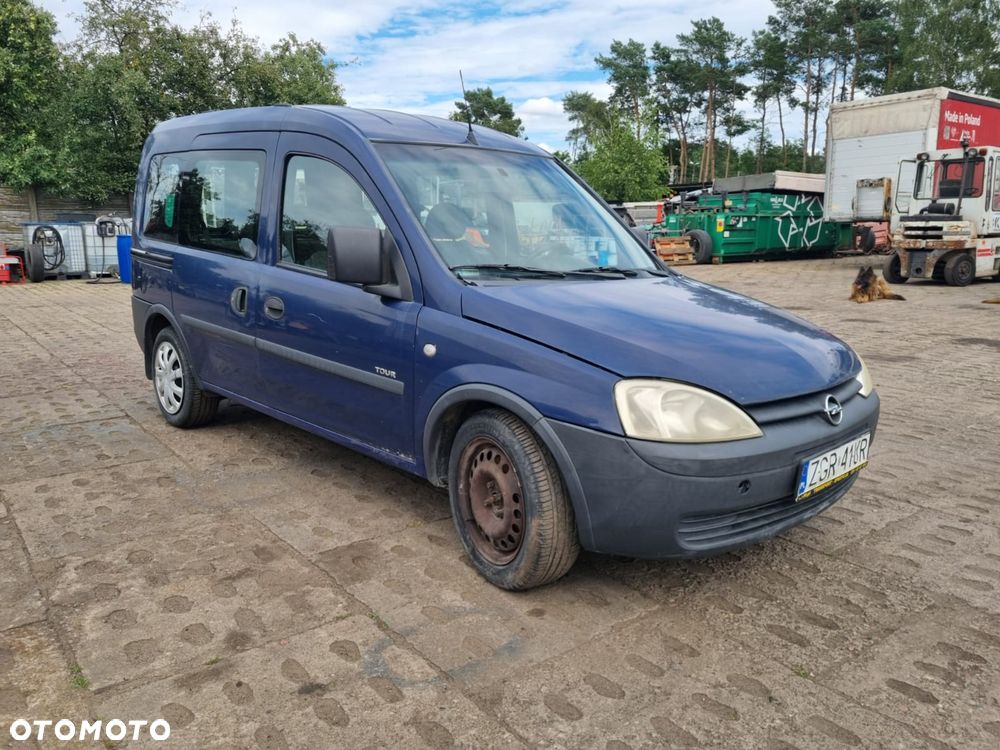 Opel Combo Tour - 1
