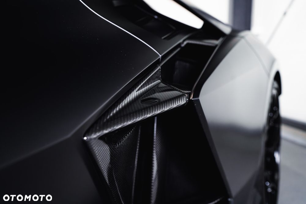 Lamborghini Revuelto - 16