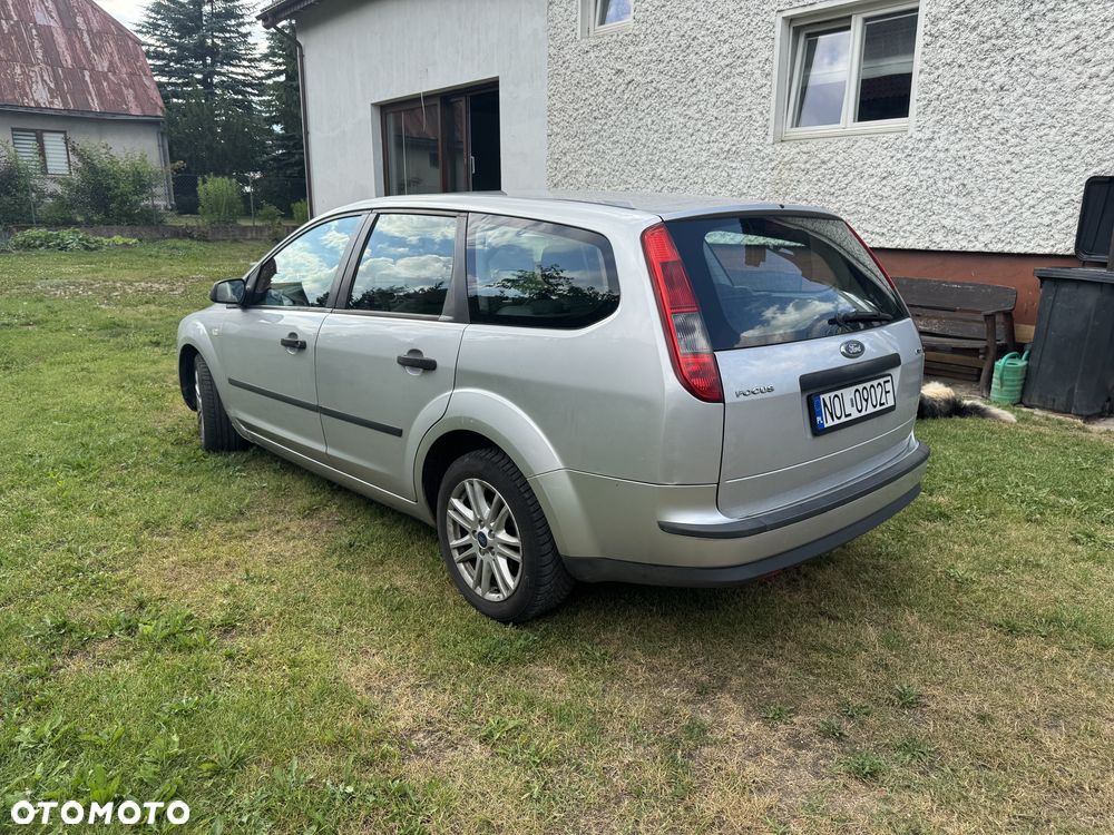 Ford Focus 1.6 TDCi DPF Ambiente - 6