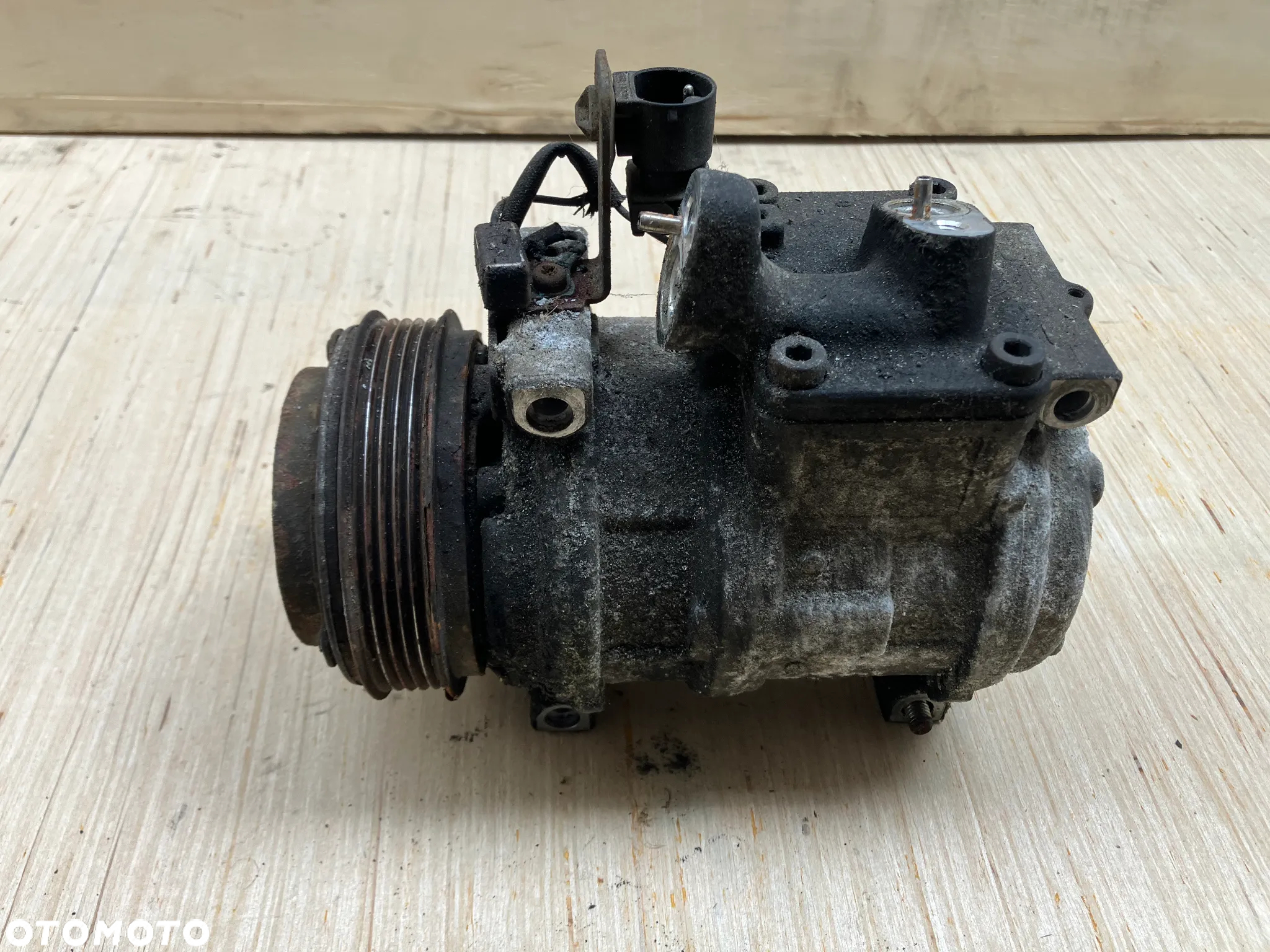 SPRĘŻARKA KLIMATYZACJI BMW E31 E32 E34 E38 V8 M60 B30 B40 KOMPRESOR KLIMY 447200 DENSO - 7