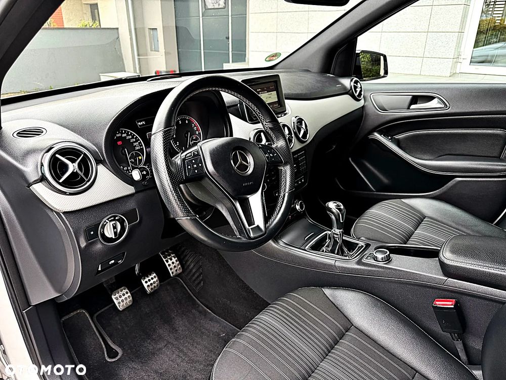 Mercedes-Benz Klasa B 180 AMG Line - 18