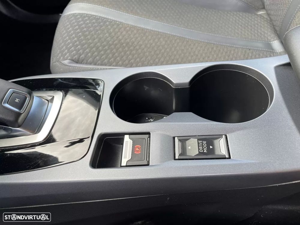 Peugeot 2008 1.2 PureTech Allure EAT8 - 24