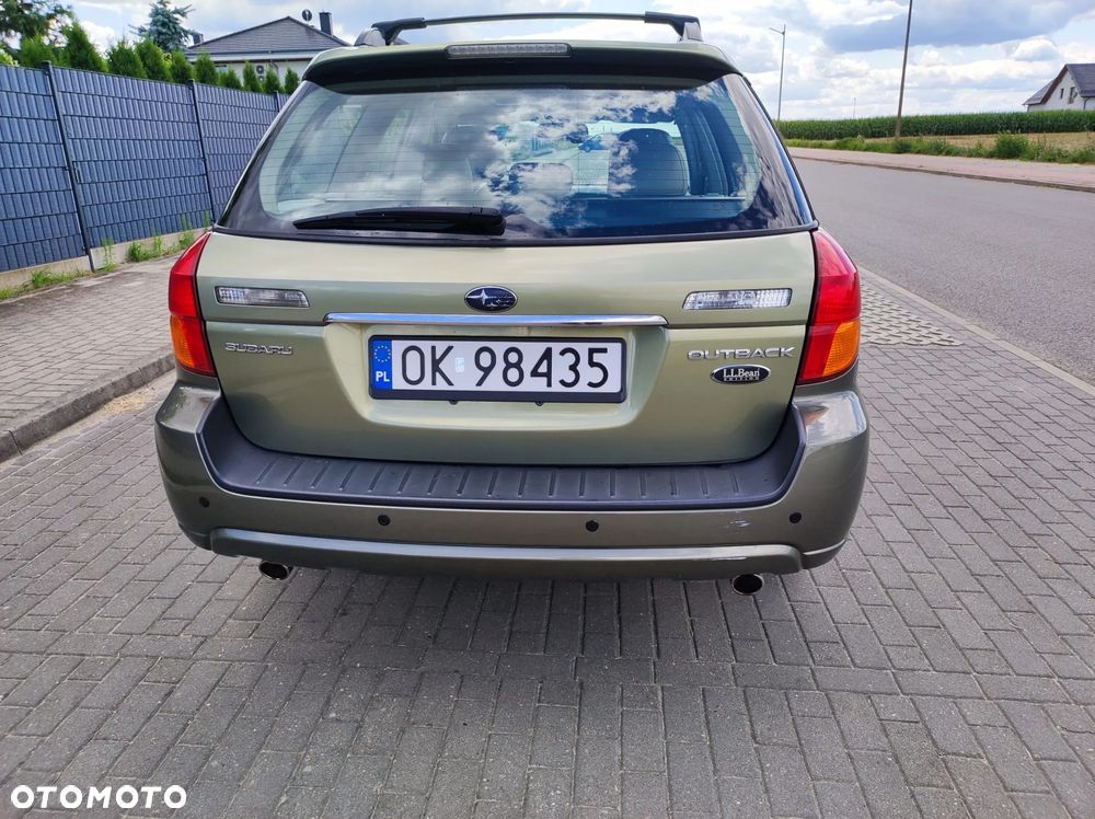 Subaru Outback 3.0 H6 - 5