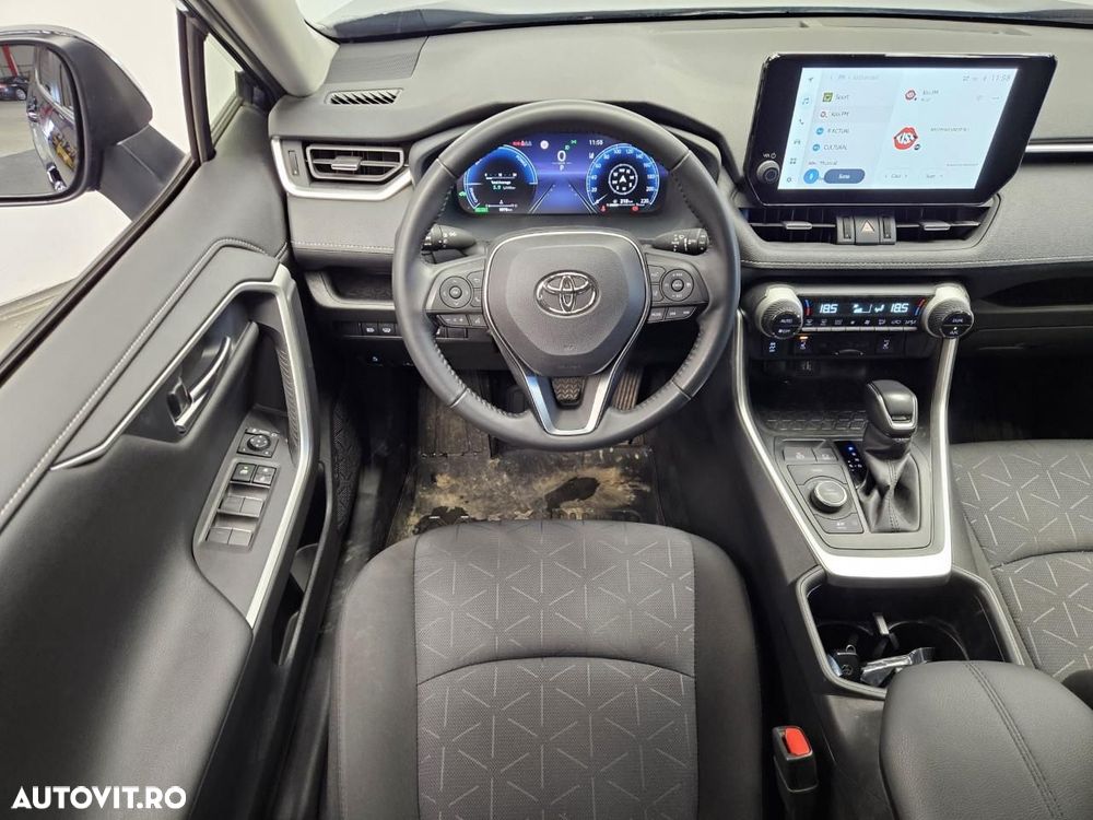 Toyota RAV4 - 6