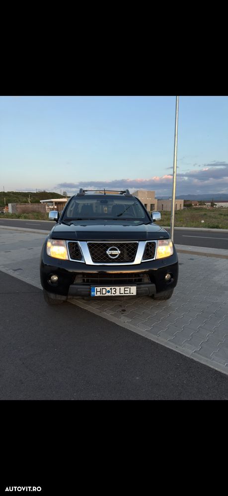 Nissan Navara 2.5 dCi DPF 4X4 Double Cab LE Aut. - 2