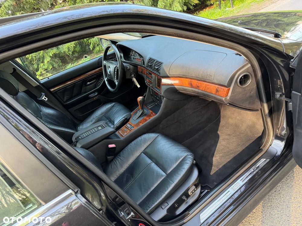 BMW Seria 5 540i - 8