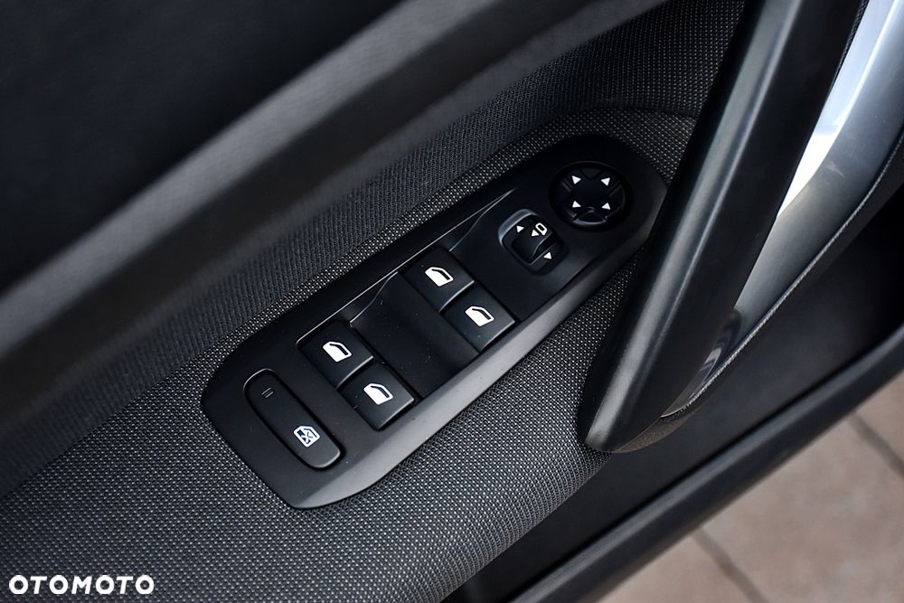 Peugeot 308 BlueHDi 130 EAT8 Stop & Start Allure - 28