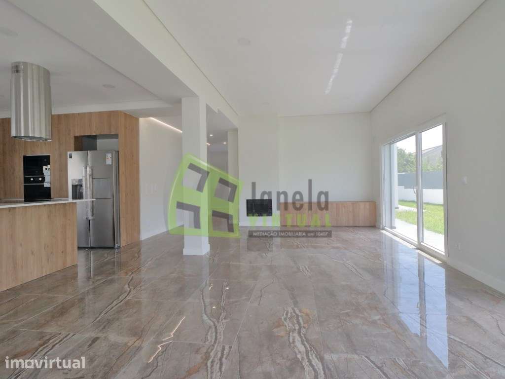 Moradia Isolada T5 Nova com Piscina | Azeitão - Grande imagem: 4/44