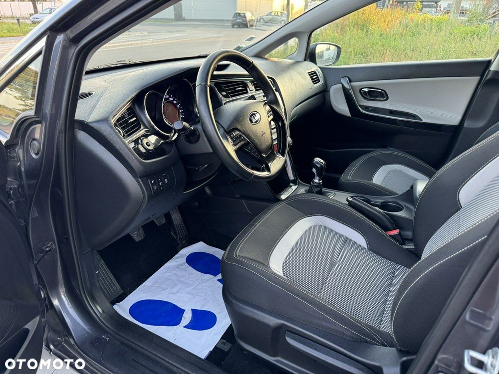 Kia Ceed 1.6 CRDi 136 ISG Platinum Edition - 20