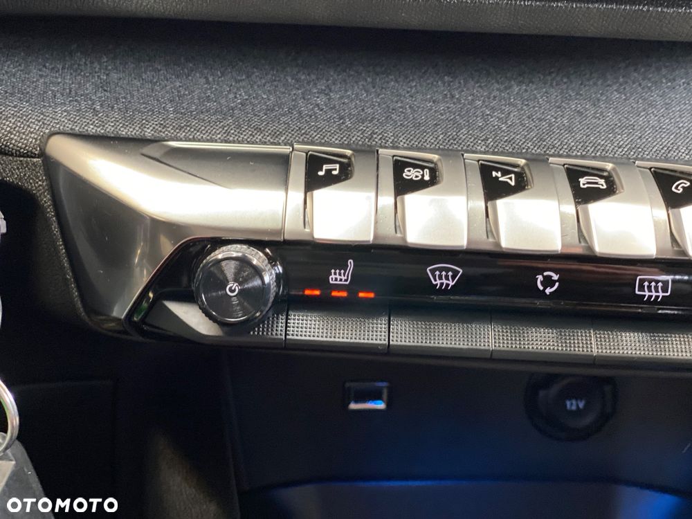 Peugeot 3008 BlueHDi 180 Stop & Start EAT8 Allure - 28