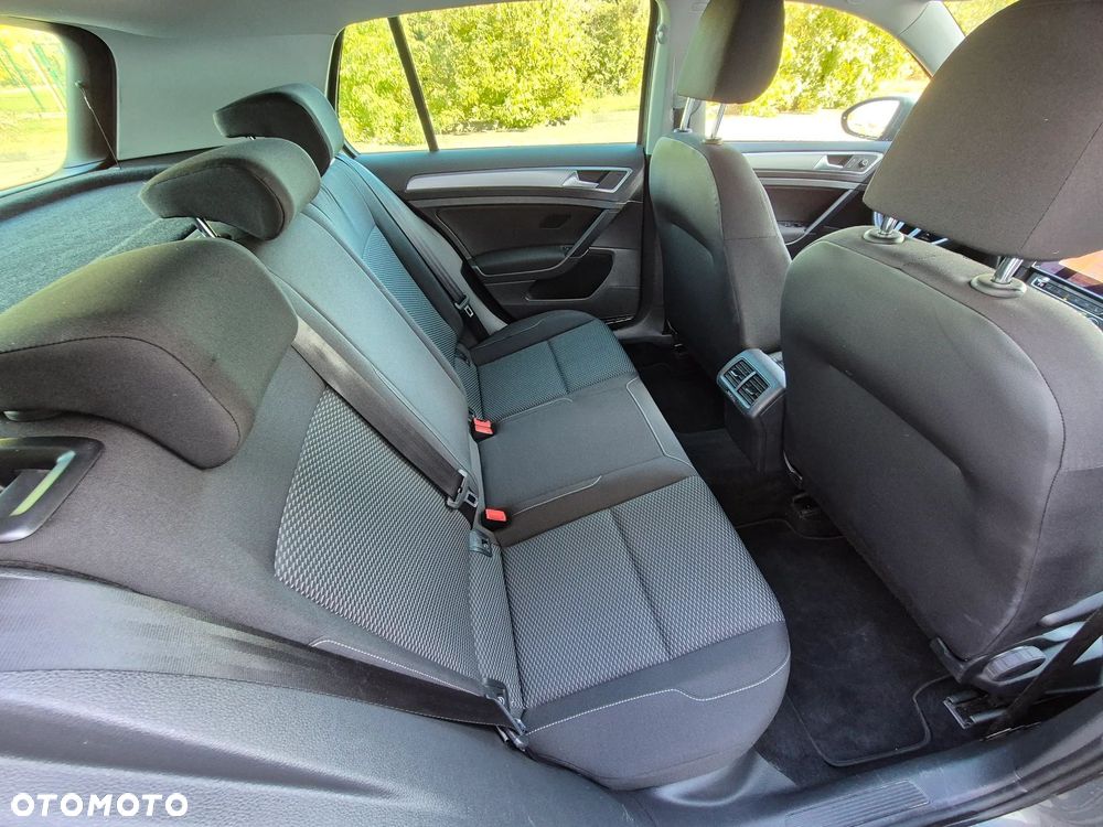 Volkswagen Golf - 16
