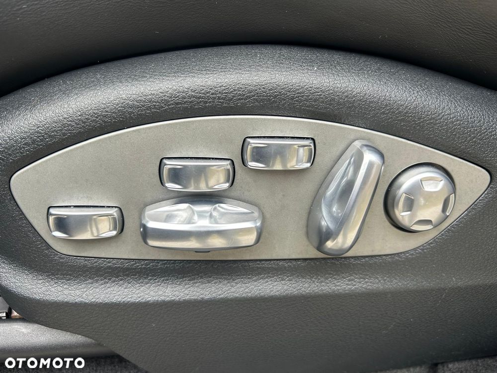 Porsche Cayenne - 21