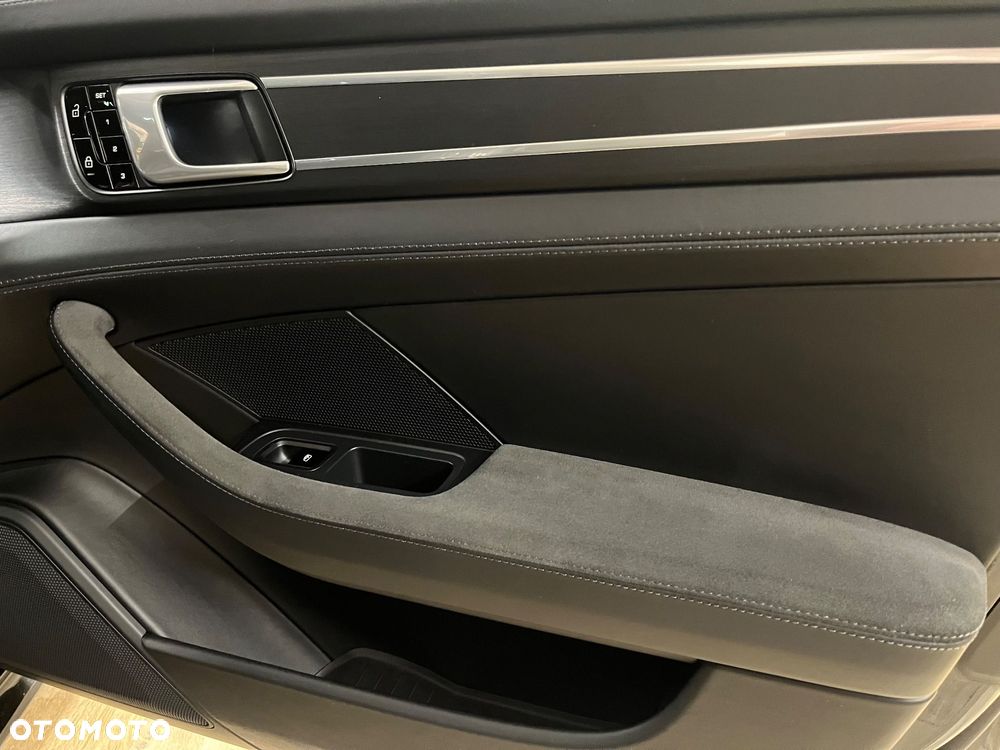Porsche Panamera - 20
