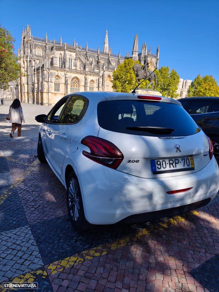 Peugeot 208 1.2 PureTech Style - 32