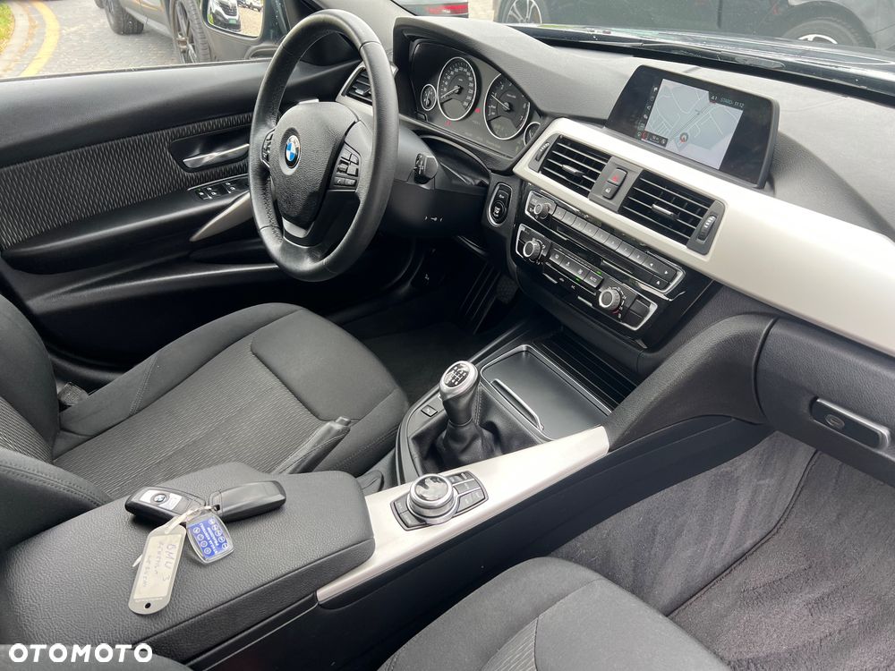 BMW Seria 3 318i Edition Luxury Line Purity - 26