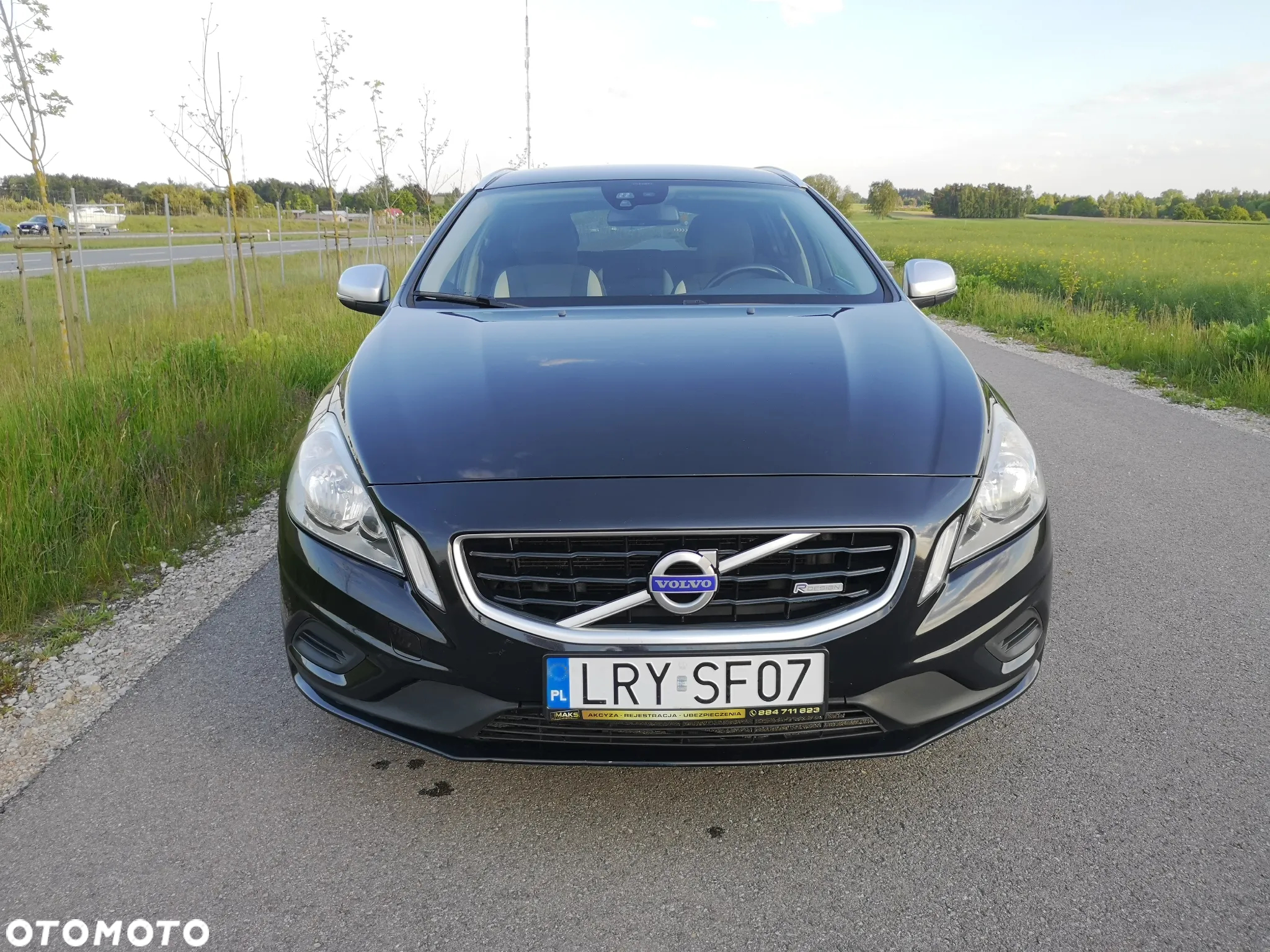 Volvo V60 T3 R-Design - 22