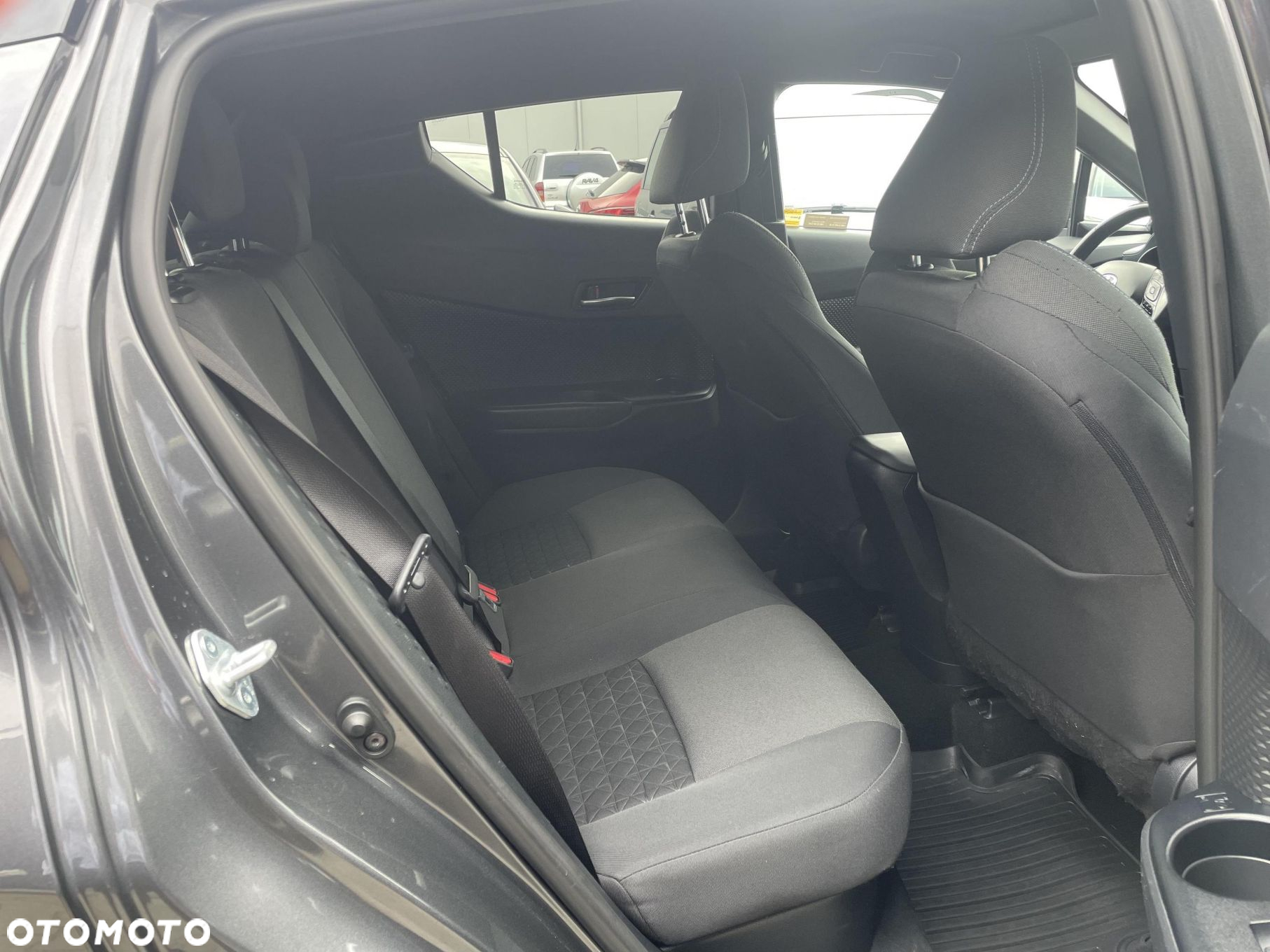 Toyota C-HR - 22